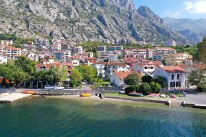 Stone house Dobrota,FREE PRIVATE PARKING