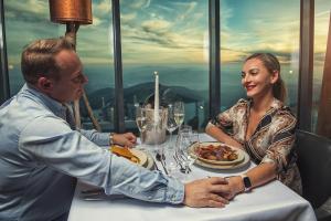 Noc na Chopku, Rotunda