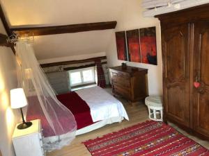 Villas Magnifique Moulin proche Chablis, jacuzzi et riviere : photos des chambres