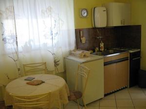 Studio apartment in Novi Vinodolski with terrace, air conditioning, WiFi 4208-1