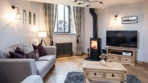 The Tiny Chapel - Newbrough