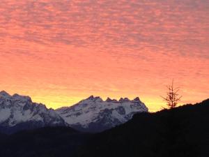 Artsy Luxurious Ski-In-Out-Chalet