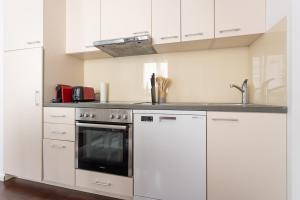 NEW ShalalaLiving Vienna - Lovenest or Workspace near Schönbrunn BG