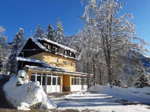 Rooms Barovc by the Lake Jasna