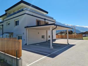 H19 - Modernes Ferienhaus 145qm, 3SZ, Wellnessbereich mit Sauna und Dachterrasse mit Panoramablick, Kühlen und Heizen mit Geothermie