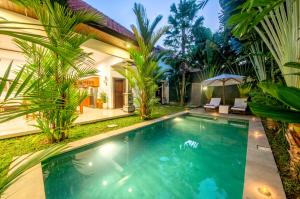 Tropical Villa Prime Location in Canggu - 15 Minutes Walk to the Beach