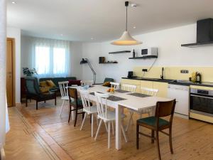 Family Floor - La Couronne Oostende - Authentiek appartement met veel lichtinval