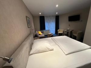 Triple Room room in Hotel Aquarius Braunschweig