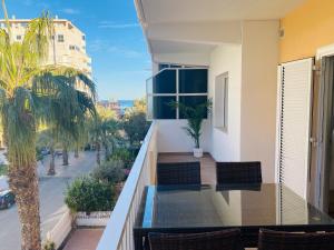 Amplio apartamento con vistas al mar, parking y wifi