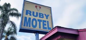 RUBY MOTEL