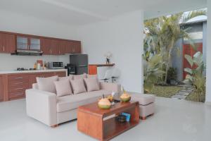 Villa Akmali Seminyak Basangkasa- 2 Bedrooms