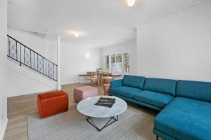 Mediterranean Surfers Paradise Townhouse with BBQ