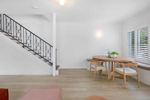 Mediterranean Surfers Paradise Townhouse with BBQ