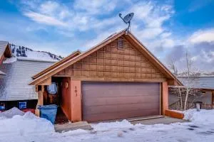 Honeycomb House - Sugarplum Condominiums