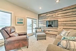 Beachfront De Tour Village Townhome with Patio! - Iron Bridge