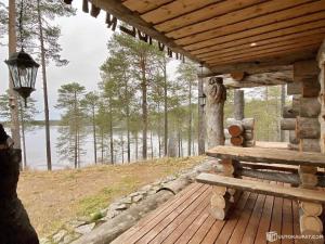 Spectacular Rural Log House with 2 Saunas next to a beautiful lake