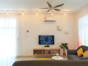 Desaru Kids Water Slide Private Pool & BBQ Homestay Bandar Penawar