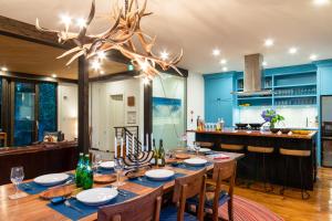 Gustavs Hideaway by H2 Life