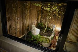 JR京都駅徒歩10分。お風呂が素敵な貸切京町家。6人まで最適。