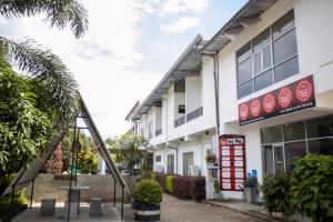 Chamaya Holiday Inn
