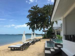 The Cosy Maenam Beach Resort