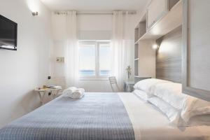 Standard Double Room with Sea View room in Hotel La Caletta