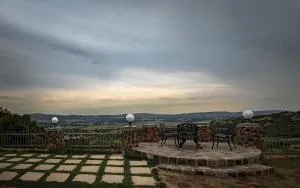 Eagles Nest Estate Luxury Guest House - Jacksonʼs Drift