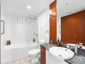 Towers of Chevron - Private Apartments - Hosted by Coastal Letting Co.