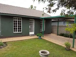 Hamlet Cottage - Daveyton