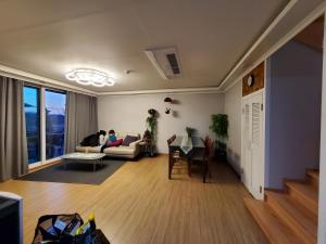 횡성 그레이스 리버 하우스-블럭 B 독채 4성급 숙소 스위트룸