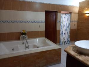 Penthouse con jacuzzi La cueva de los 3 ojos