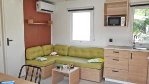 Campings Camping Domaine Du Golfe De Saint Tropez : photos des chambres