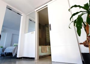 Skol 709 Duplex 1 Bedroom in Skol Marbella with Gibraltar and Sea Views