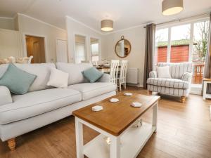 Bramblings by the Lake