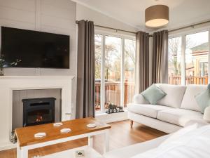 Bramblings by the Lake