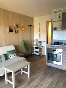 2P Terrasse vue piscine et jardin tropical La Croix Valmer