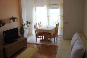 Apartment in Duce with sea view, terrace, air conditioning, WiFi 5061-3 