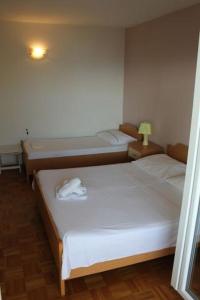 Studio apartment in Duce with sea view, terrace, air conditioning, WiFi 5062-2 