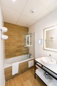 Hotels Best Western Plus Le Havre Centre Gare : Chambre Supérieure Lit Queen-Size