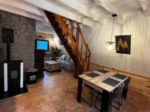 Chalets Chalet du Fayard - jacuzzi avec vue et detente en pleine nature : photos des chambres
