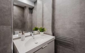 Spacious apartment with a view - historic center by REMS