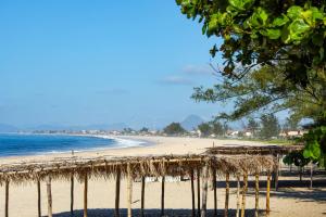 Apart a 450 metros da Praia de Ponta Negra RJ