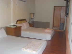 Phòng Đôi hoặc 2 giường đơn Lớn (Large Double or Twin Room)