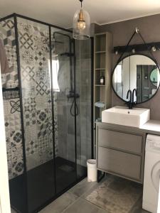 Appartements Appartement Duplex avec Parking esprit Loft : photos des chambres
