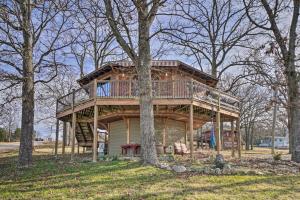 Sunset Bluff Treehouse On Bull Shoals Lake!