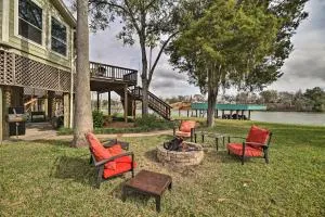 Waterfront San Jacinto River Home with Boat Slip! - Crosby
