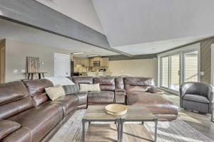 Stunning Condo in Fraser with Mountain Views!