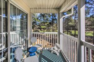 3 Community Pools: Golf Course Condo in Longs