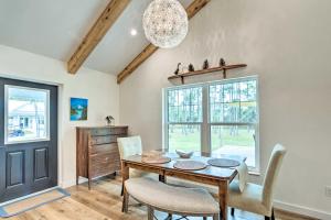 Trendy Palm City Cottage w Porch on 5 Acres!