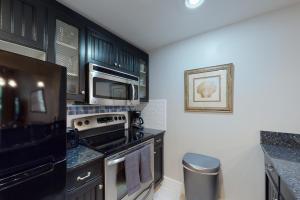Baytowne Wharf - Observation Point North #555